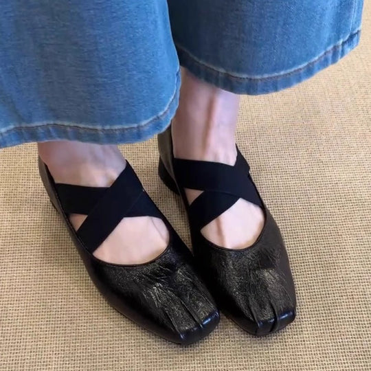 Damen Ballerina-Schuhe mit modischem Kreuzriemen und glänzender Oberfläche EB