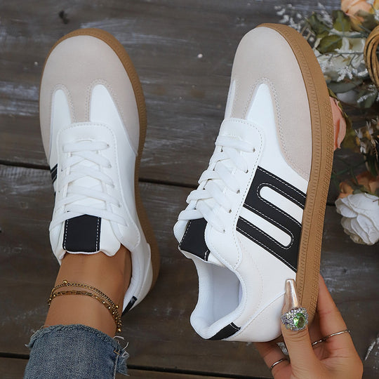 Damen Sportliche Sneakers aus hochwertigem Kunstleder mit bequemer Dämpfung EB