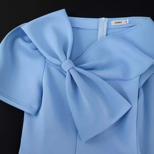 Damen Cocktailkleid mit kunstvollem Schleifenakzent und taillierter Silhouette EB