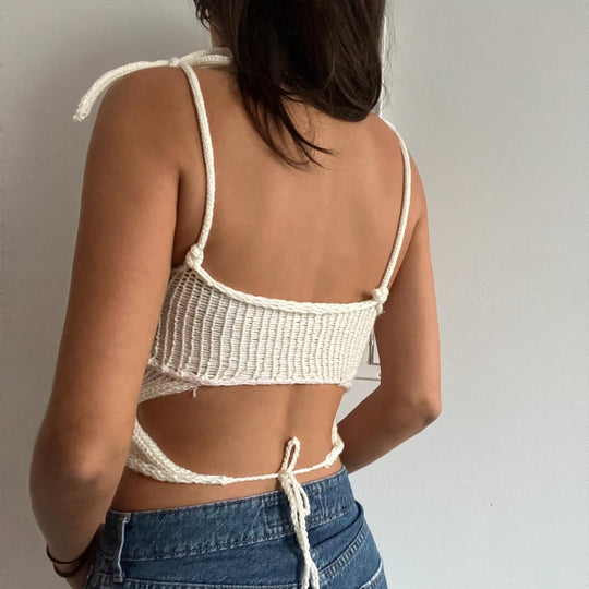 Damen gehäkeltes Crop-Top mit floralen Akzenten EB