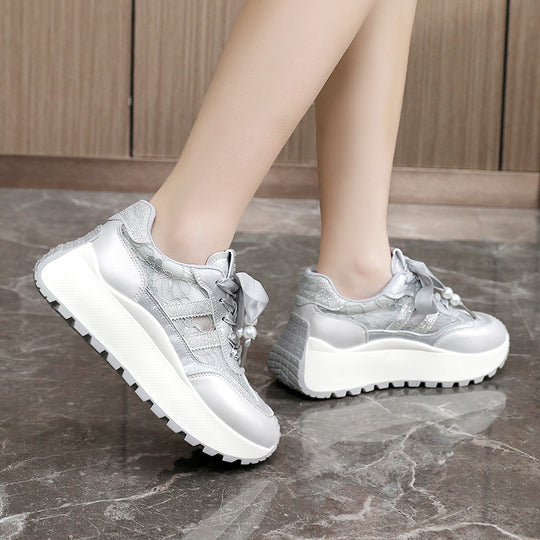 Damen Gemusterte Plateau-Sneaker mit eleganten Schnürdetails EB