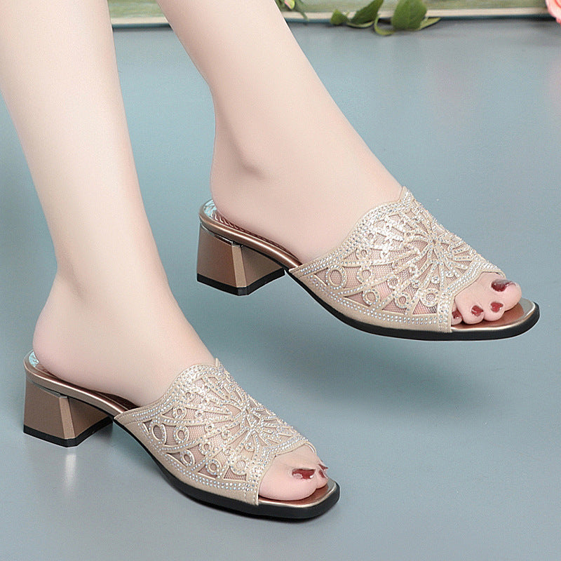 Damen Riemchen-Sandaletten mit elegantem Schmuckdetail und bequemen Blockabsatz EB