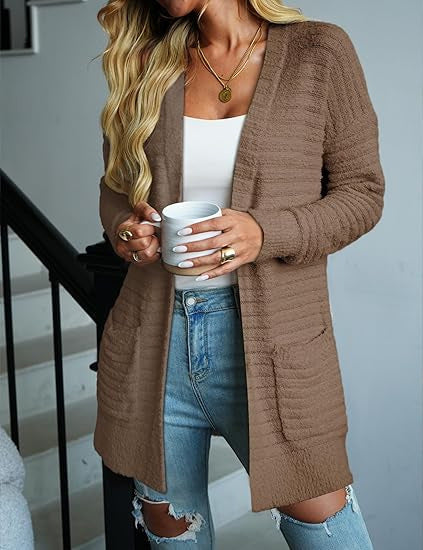 Damen Kuschelige Strickjacke mit Taschen und Struktur EB