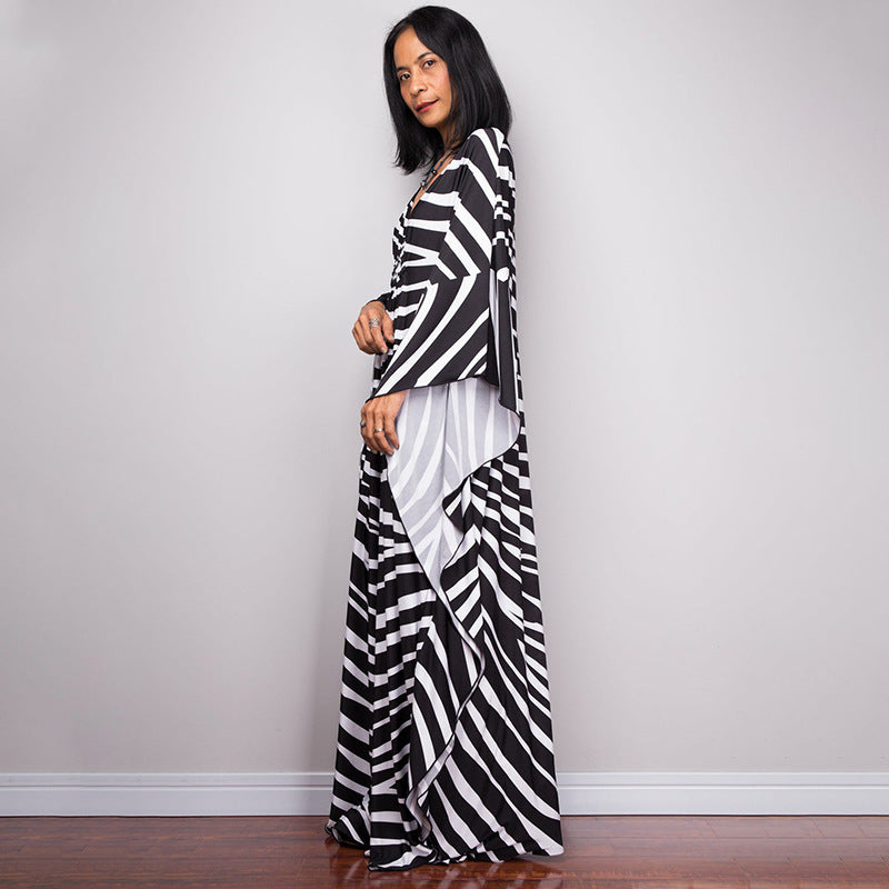 Damen Maxikleid mit kunstvollem Pfauenmuster und seitlichen Schlitzen Heidi Mode