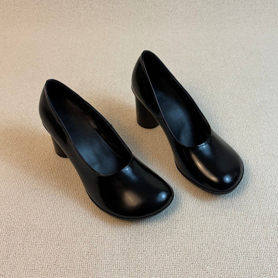 Damen elegante Pumps mit glänzender Lack-Oberfläche und komfortablem Blockabsatz EB