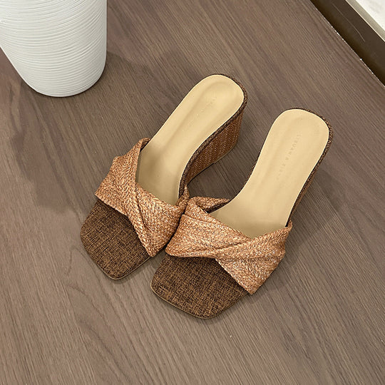 Damen Komfortable Wedge-Pantoletten mit geflochtenem Design EB