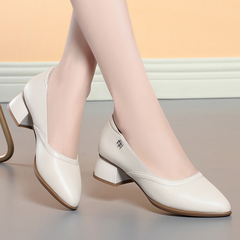 Damen klassische Pumps mit elegantem Blockabsatz und modischem Cut-Out-Design EB