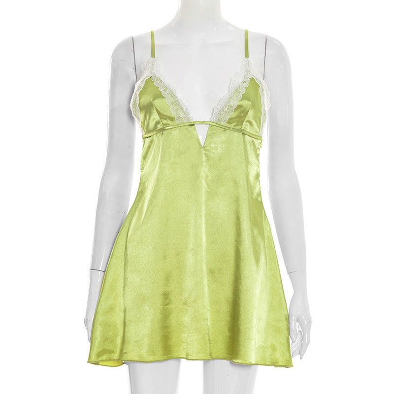 Damen Nachtkleid mit eleganten Spitzenakzenten und verführerischem V-Ausschnitt EB