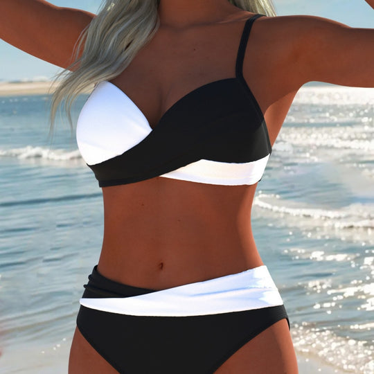 Damen Bikini-Set mit raffiniertem Wickeldesign und kontrastierenden Farben EB