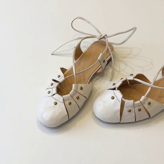 Damen Ballerinas mit verspieltem Schnürdesign und dekorativen Nieten EB