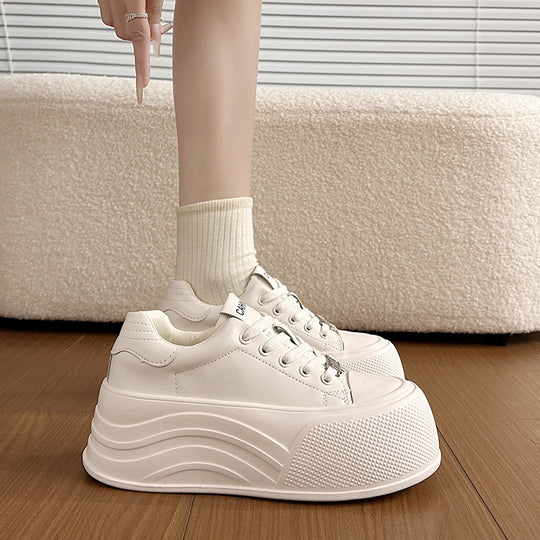 Damen Sneakers mit hoher Plateausohle und innovativem Design EB
