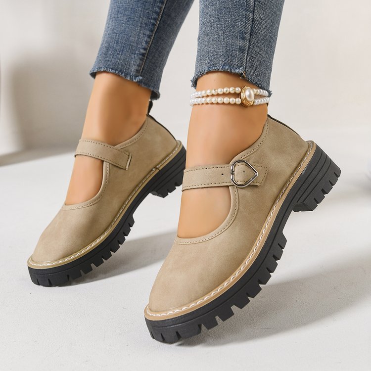 Damen Riemchen‑Slipper im Mary‑Jane‑Stil mit grober Profilsohle und Herzschließe EB
