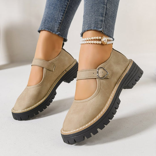 Damen Riemchen‑Slipper im Mary‑Jane‑Stil mit grober Profilsohle und Herzschließe EB