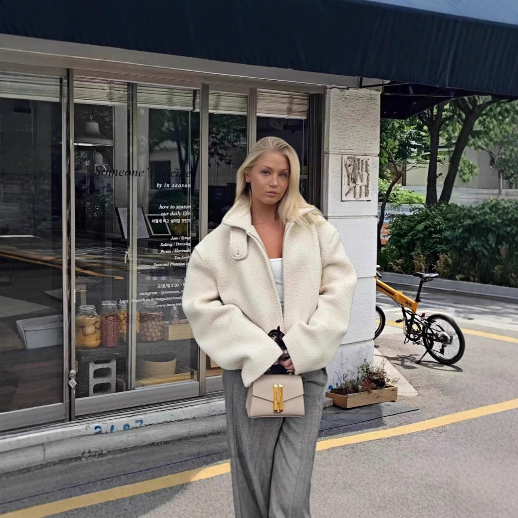 Damen kuschelige und stylische Kurzjacke EB
