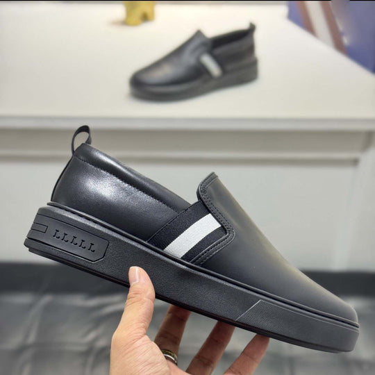 Damen Sportliche Slip-On Sneaker mit elastischen Einsätzen EB