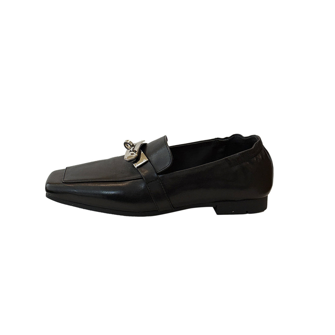 Damen Elegante Mokassins mit modischem Metallverschluss und hochwertiger Leder-Oberfläche EB