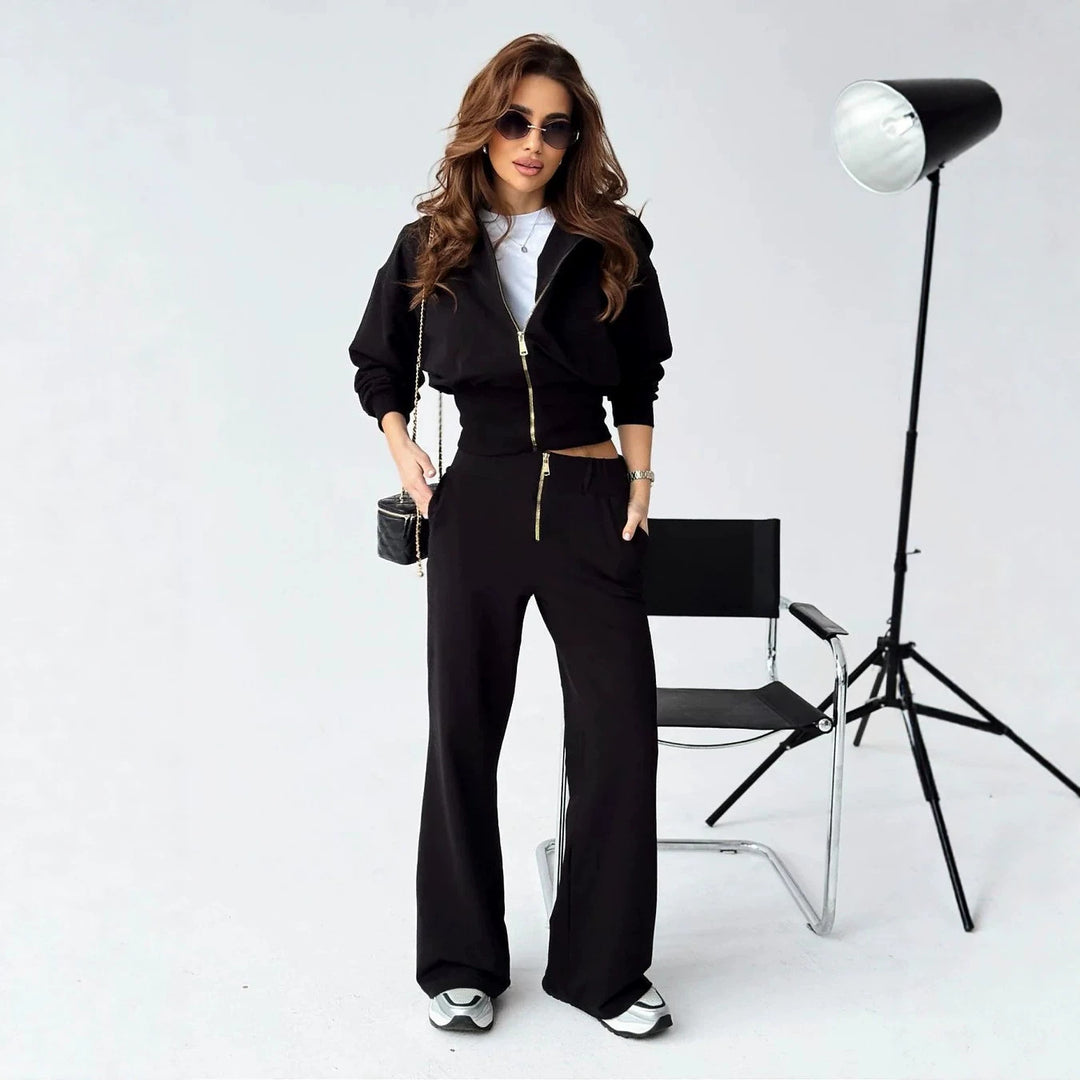 Damen tailliertes Zip-Hoodie und ausgestelltes High-Waist-Hose Lounge-Set Eichborn Berlin