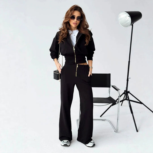 Damen tailliertes Zip-Hoodie und ausgestelltes High-Waist-Hose Lounge-Set Eichborn Berlin