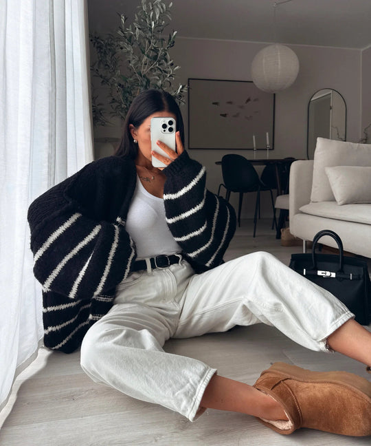 Damen Oversize Strickjacke mit gestreiftem Design und voluminösen Ärmeln EB