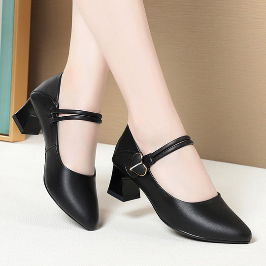 Damen Mary Jane Pumps mit modischem Riemen und elegantem Herzdetail EB