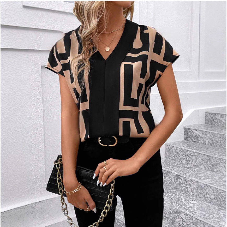 Damen Elegant geschnittene Bluse mit modernem grafischen Muster EB