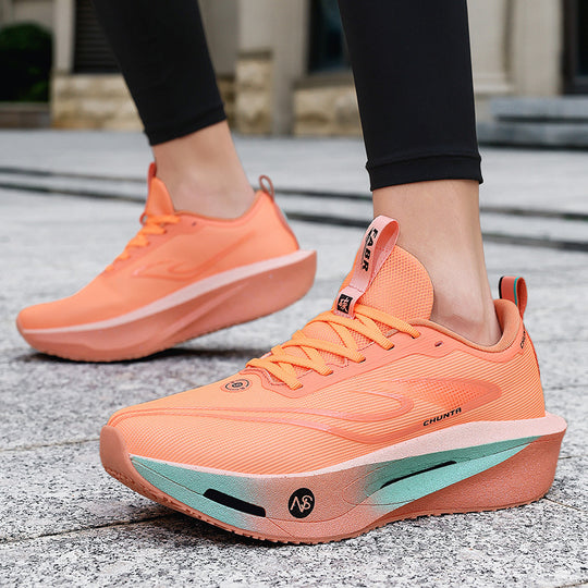 Unisex fließende Race-Performance-Sneaker mit hochprofilierter reaktiver Schaum-Zwischensohle und nahtlosem Leichtstrick-Obermaterial EB
