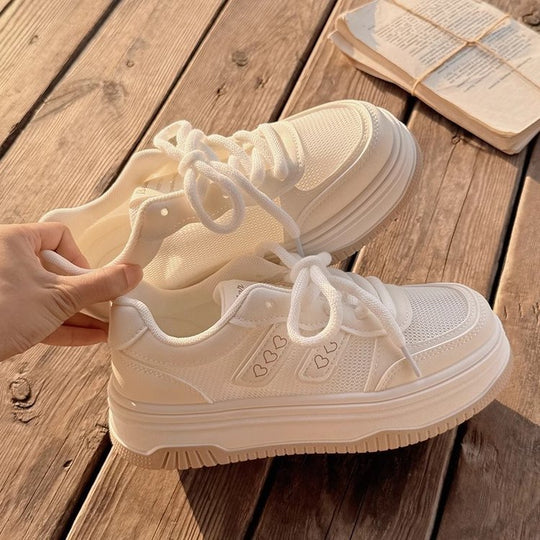 Damen Plateau-Sneaker mit modischem Herz-Design und dämpfender Sohle EB