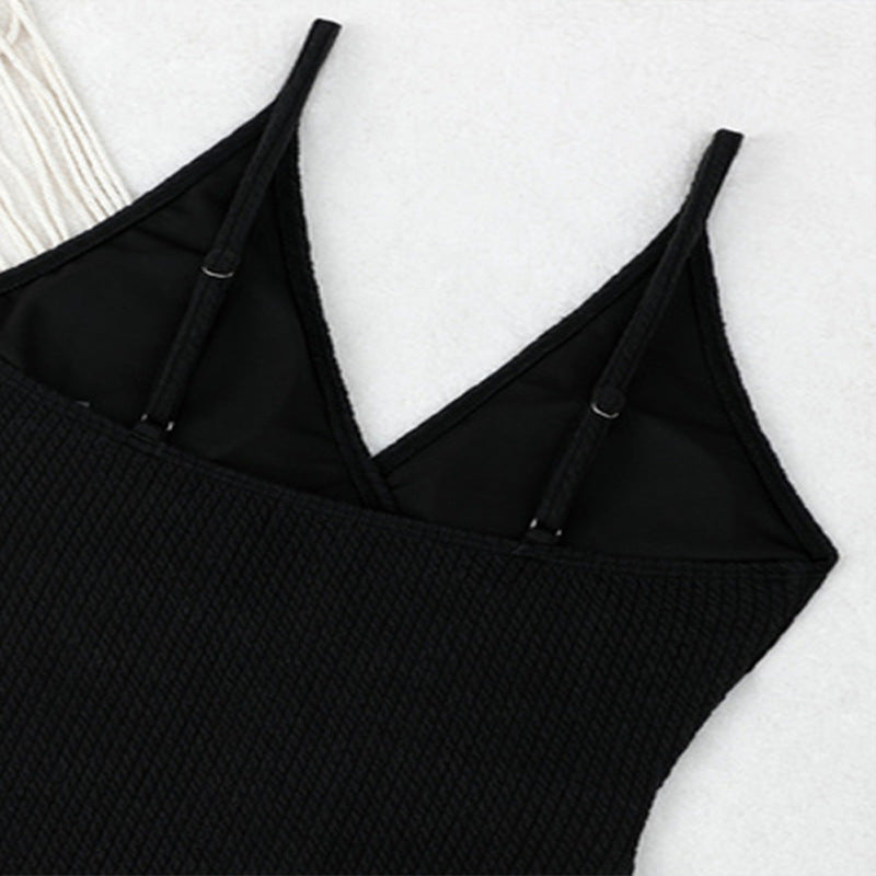 Damen Bademode mit elegantem Wellenmuster und Rüschenakzenten EB