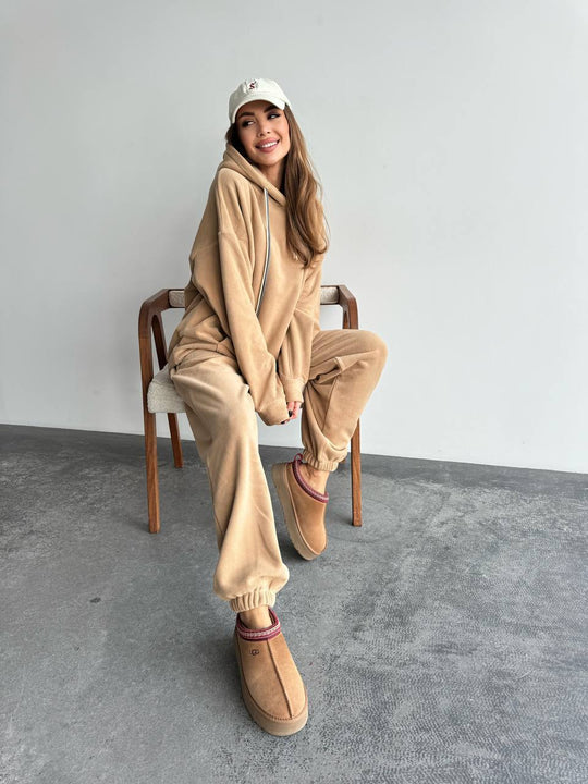 Damen Oversize-Fleece-Hoodie mit Kapuze und taillierter Tapered-Jogginghose EB