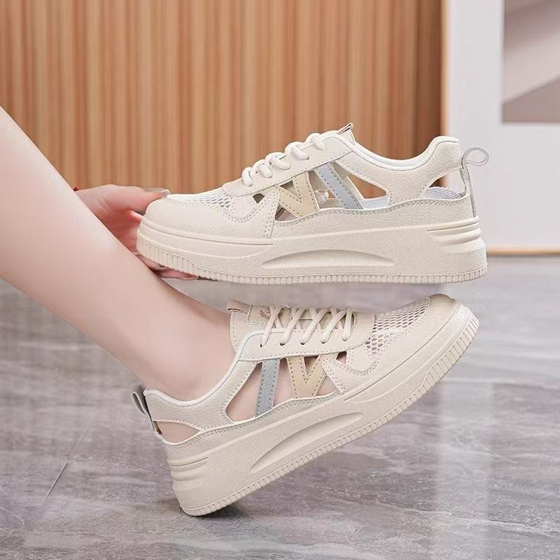 Damen Atmungsaktive Chunky Sneakers mit modischem Cut-Out-Design EB