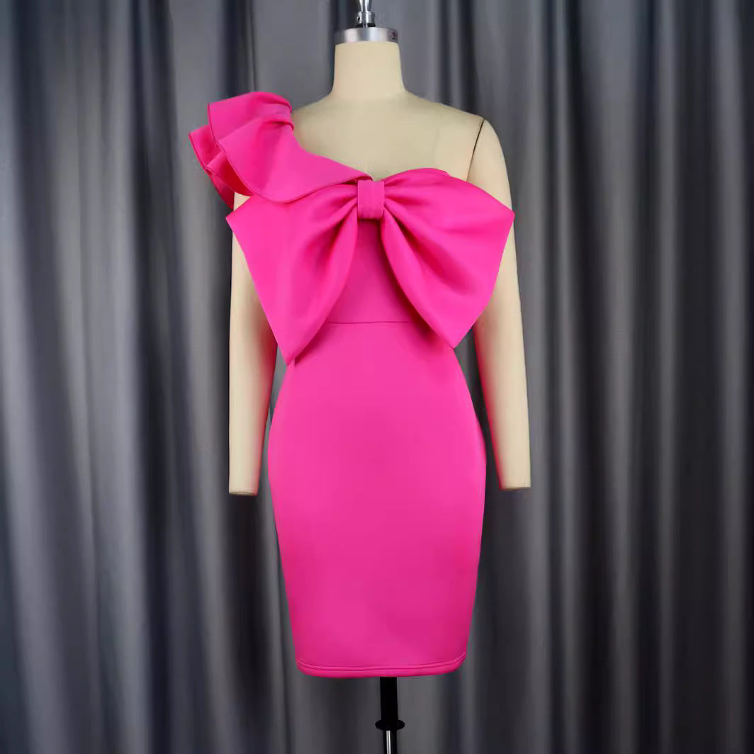 Damen figurbetontes Kleid mit einem großzügigen Schleifendetail EB