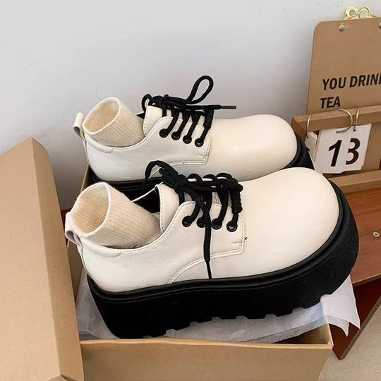 Damen Modische Schnürschuhe mit robustem Plateau und sockenähnlichem Detail EB