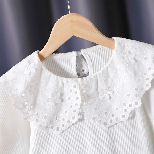 Mädchen Bluse mit voluminösen Tüllärmeln und aufwändigen Blumenstickereien EB