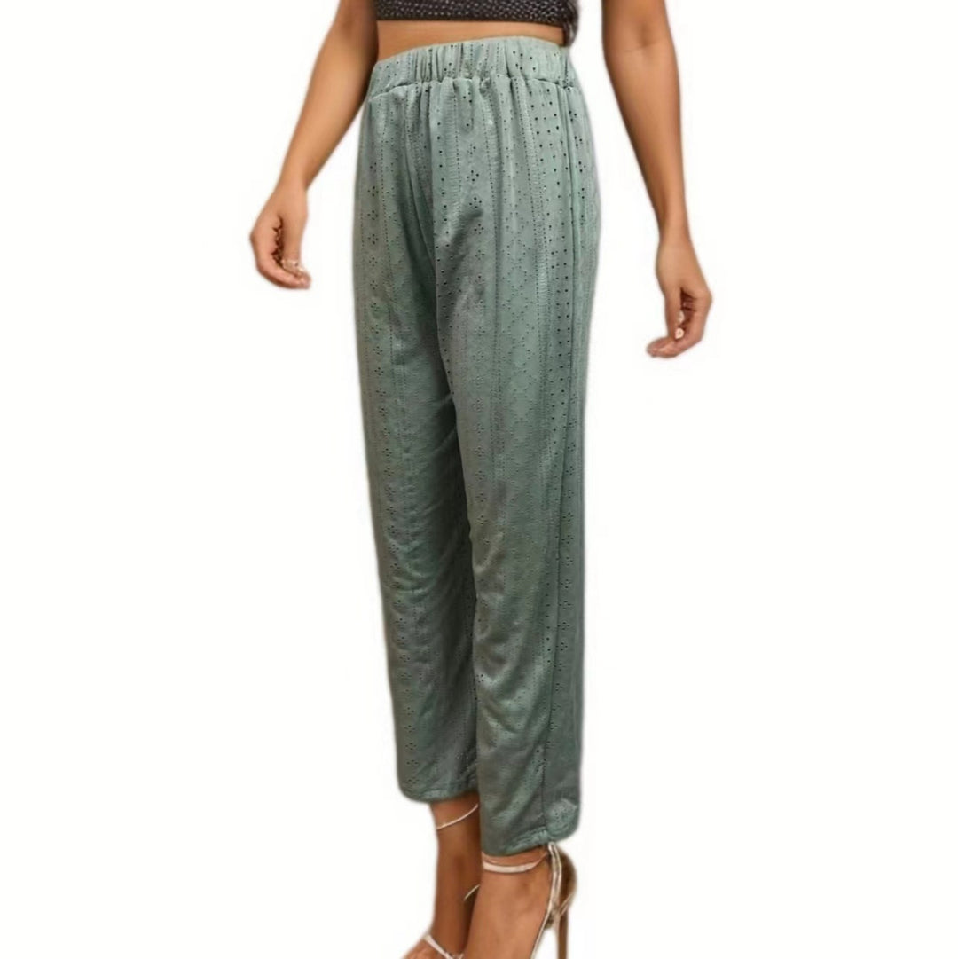Damen weite Sommerhose mit feinen Lochmuster und elastischem Bund EB