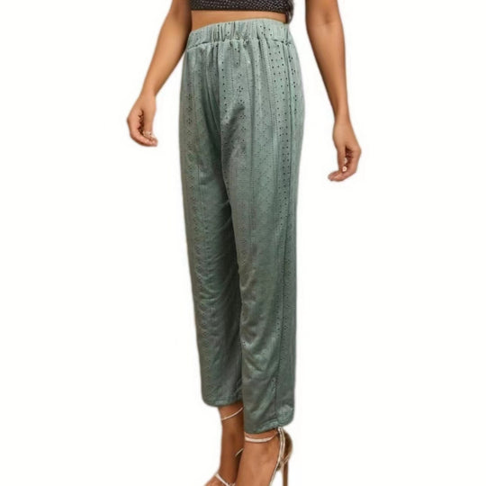 Damen weite Sommerhose mit feinen Lochmuster und elastischem Bund EB