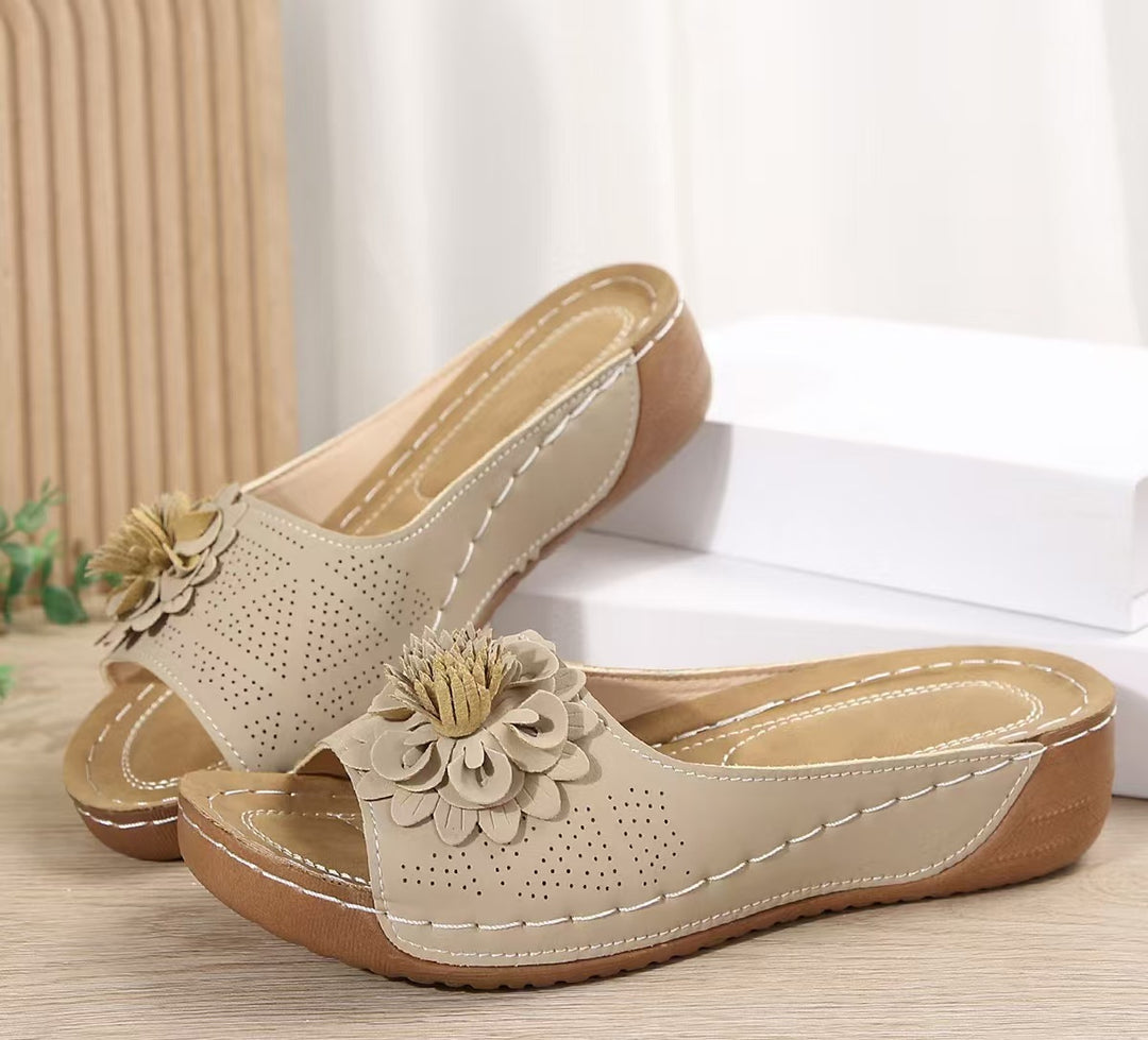 Damen Sandalen im eleganten Stil mit Blumendesign EB