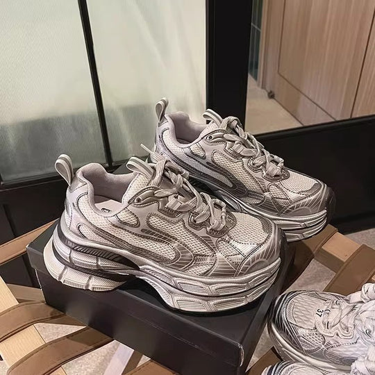 Damen Sportliche Chunky Sneakers mit reflektierenden Oberflächen und optimaler Dämpfung EB