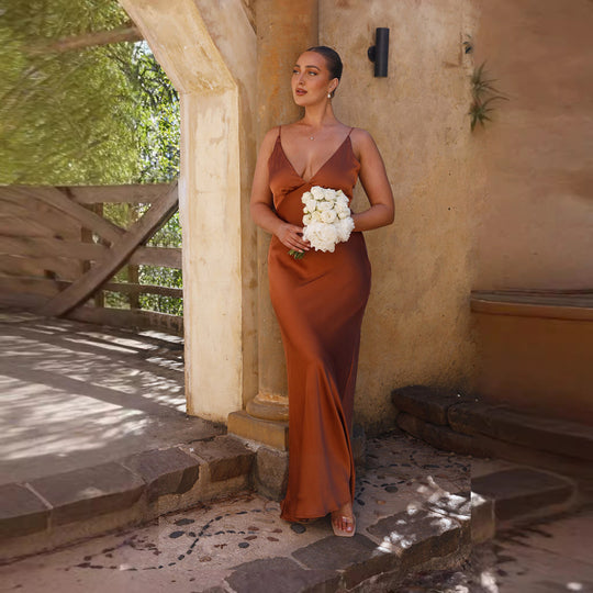 Damen Satin Maxikleid mit eleganter V-Form und fließendem Schnitt EB