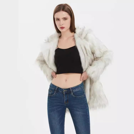 Damen Hoodiejacke aus kuscheligem Kunstfell mit seitlichen Taschen EB