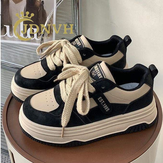 Damen modische Sneakers mit verstärktem Plateau und einzigartiger Schnürung EB
