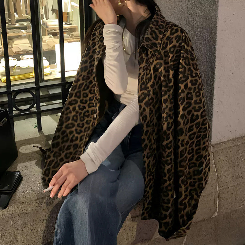 Damen Oversized Hemdjacke im modischen Leopardenmuster EB