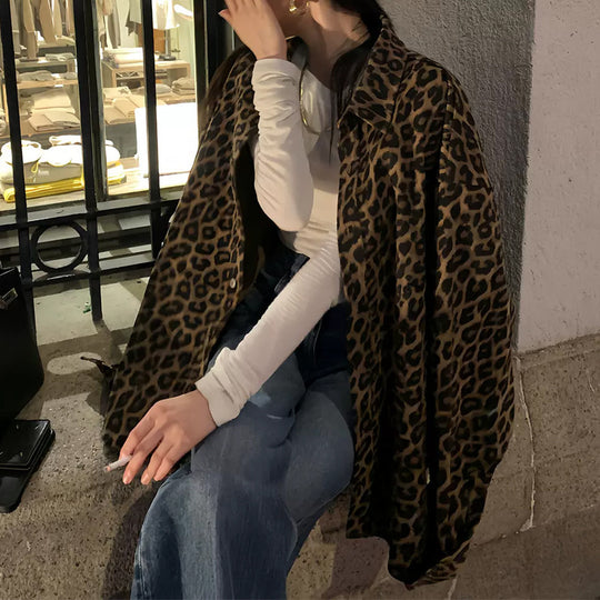 Damen Oversized Hemdjacke im modischen Leopardenmuster EB