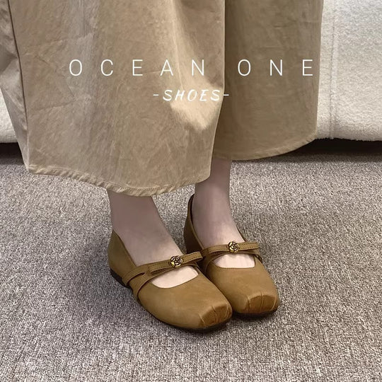 Damen elegante Ballerinas mit verstellbarem Riemen und dekorativer Blüte EB