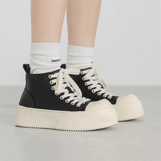 Damen Hohe Plateausneaker mit robustem Profil und sportlichem Design EB