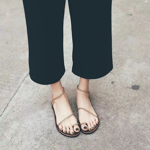 Damen flache Fußsohlen-Sandalen mit zarten Ketten-Details EB