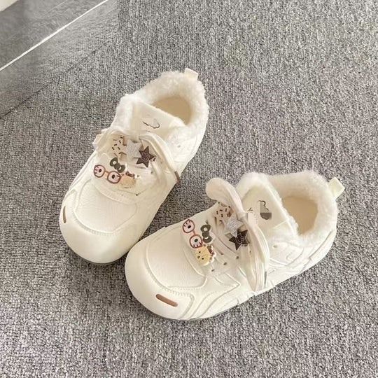 Damen modische Sneaker mit wärmendem Kunstfellfutter und verspieltem Dekor EB