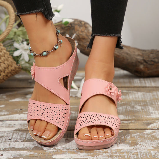 Damen Bequeme Riemensandalen mit floralen Akzenten EB