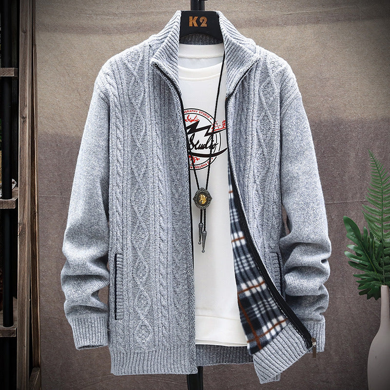 Herren Strickjacke mit Kunstlederdetails und hohem Kragen EB