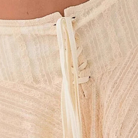 Damen Crop-Top mit raffiniertem Spitzenbesatz und verspieltem Minirock EB