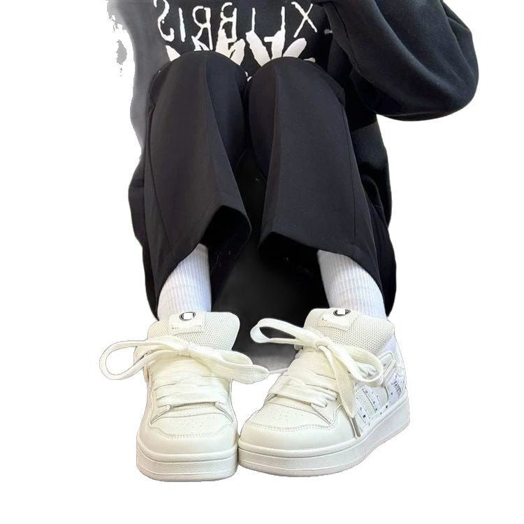 Damen Sneakers im modischen Retro-Stil mit strahlenden Akzenten EB